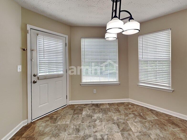 Building Photo - 233 Biltmore Way