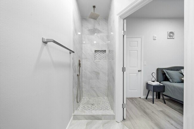 Building Photo - 801 Avenue K