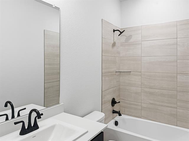 Building Photo - 2712 Andorra Rd