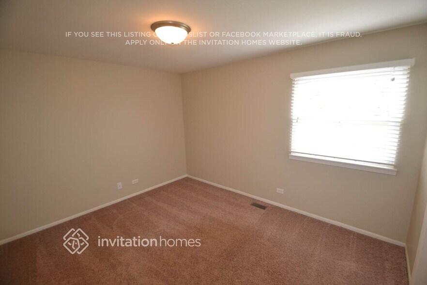 Building Photo - 1405 N Parkview Terrace