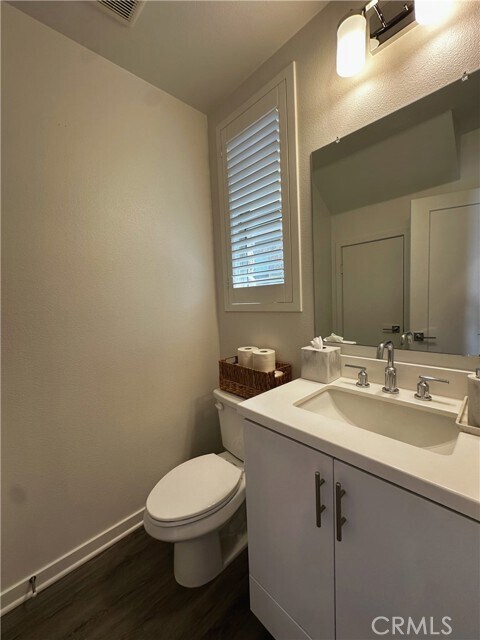 Building Photo - 220 Strike Dr