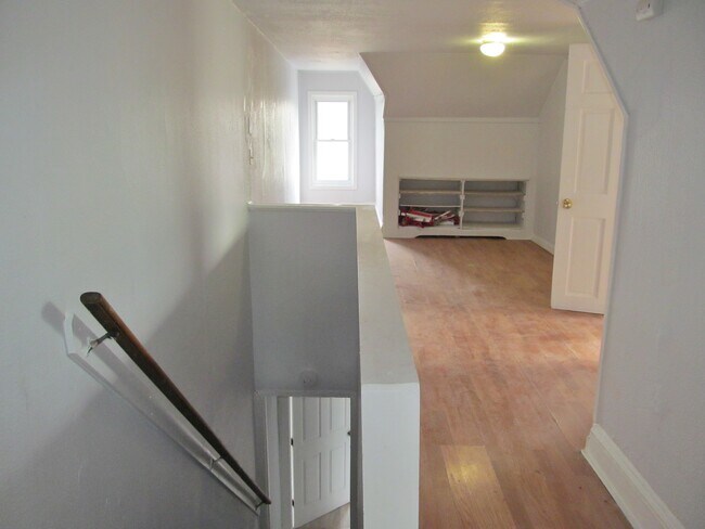 Building Photo - 11 Heckman St