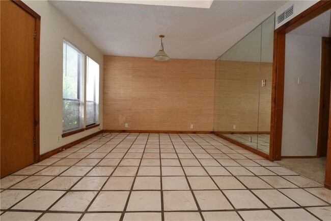 Building Photo - 5311 Doe Valley Ln