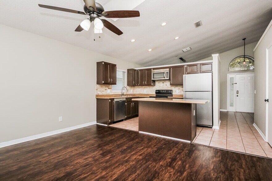 Building Photo - 1820 Greenbrook Ct