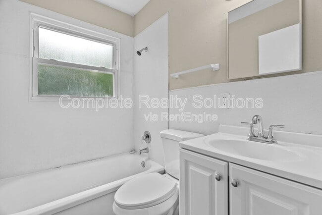 Building Photo - 270 Estridge Rd