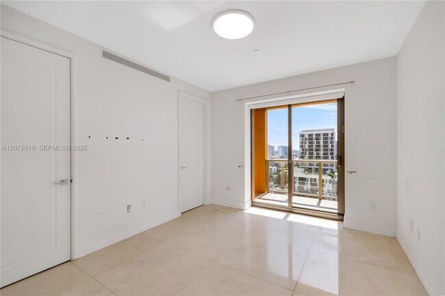 Building Photo - 17749 Collins Ave