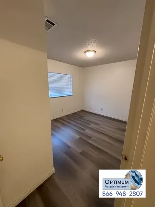 Building Photo - Beautiful 4-bedroom 2-bathroom home.