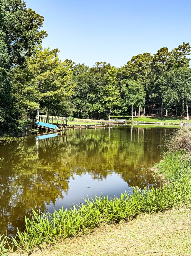 Building Photo - 112 Fox Run