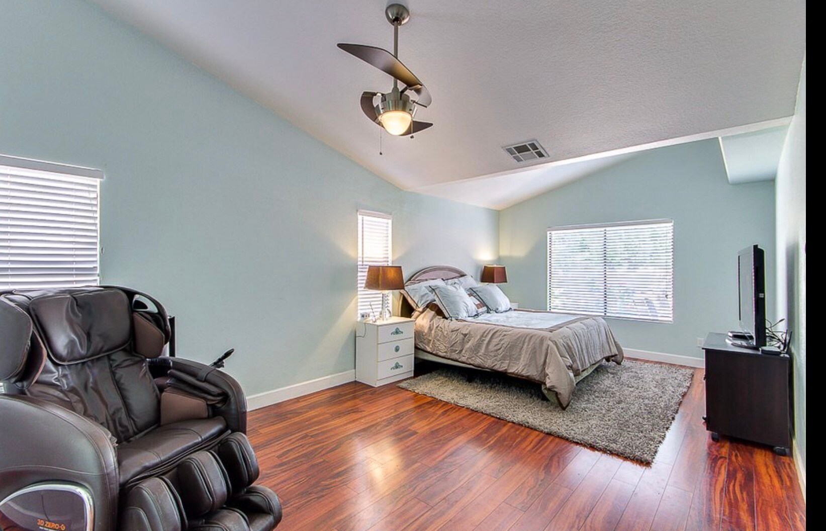 Building Photo - 1250 W Seascape Dr