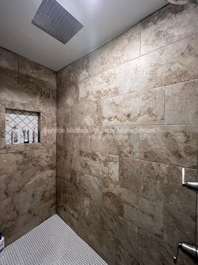 Building Photo - 4527 Plowman Ln