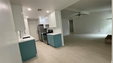 Building Photo - 12600 Rampart St