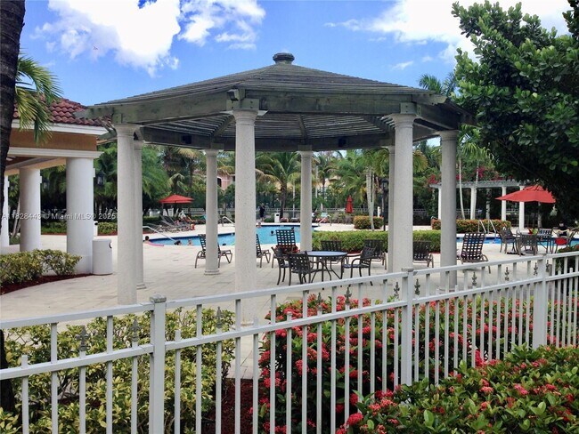 Building Photo - 6565 Emerald Dunes Dr