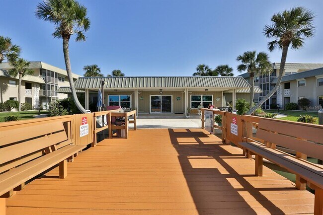 Building Photo - 325 Causeway N