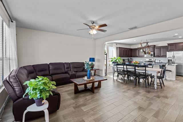 Building Photo - 424 Grassland Dr