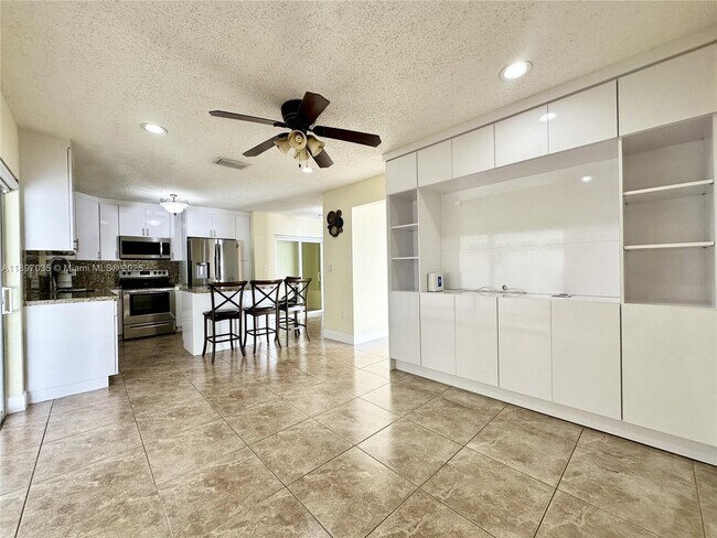 Building Photo - 6097 SW 128th Ct