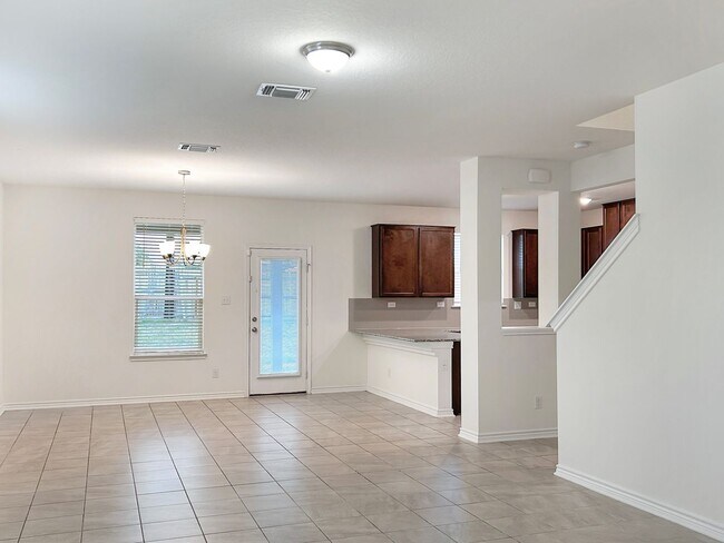 Building Photo - Open-Concept Converse Home with Loft + Covered Patio