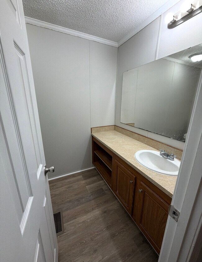 Building Photo - 796 Breazeale Rd