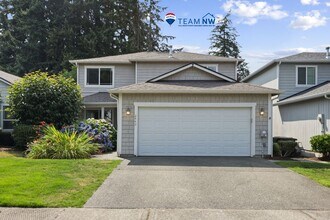 Building Photo - Expansive 2-Story Boulevard Heights Home Offering 4 Bedrooms and a Private-Entry Office/Bonus Suite