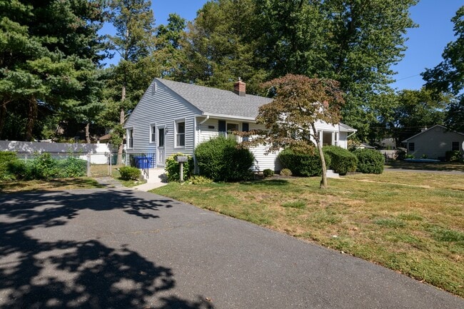 Building Photo - 361 Meadowbrook Ave