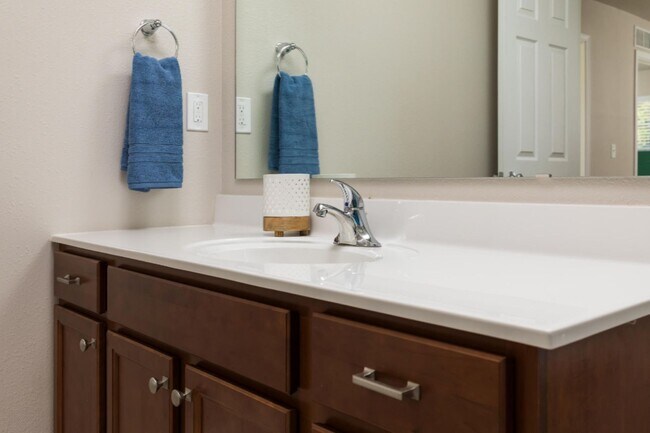 Building Photo - Stunning and spacious 4-bedroom, 2.5-bathroom rental property