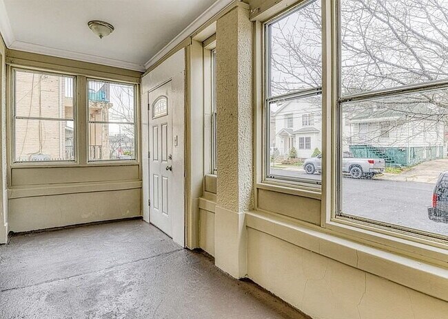 Building Photo - 3-Bed, 3-Bath in New Brunswick – Your Perfect Retreat!"