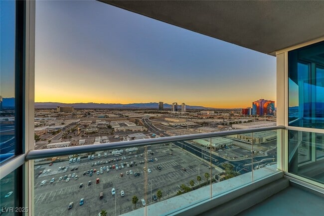 Building Photo - 4575 Dean Martin Dr