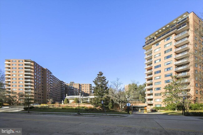 Building Photo - 4201 CATHEDRAL Ave NW