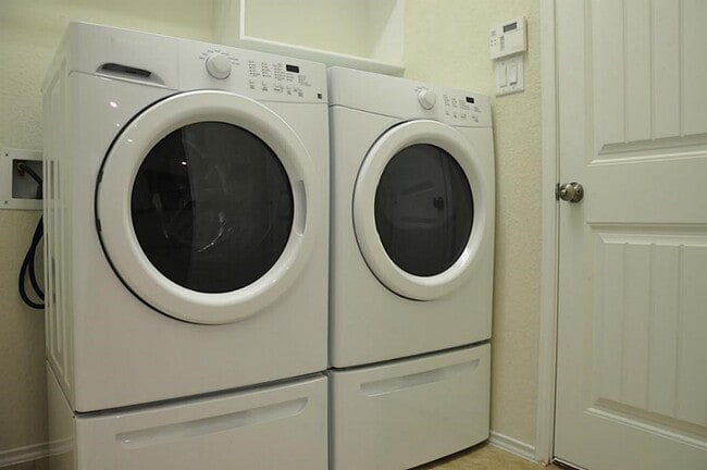 Building Photo - 3335 Jane Wy