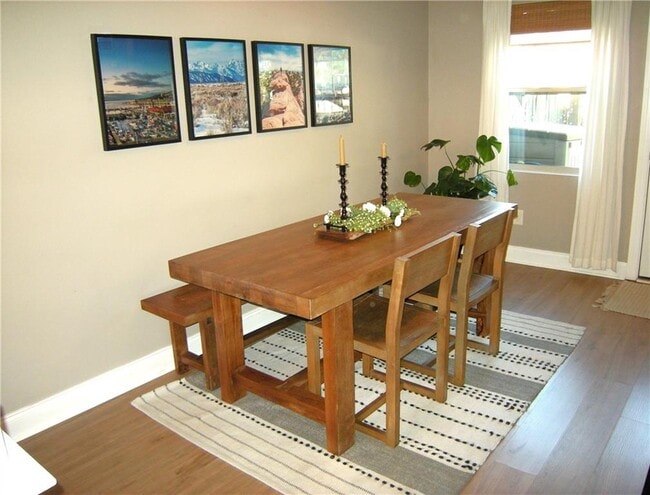 Building Photo - 125 N River Dr