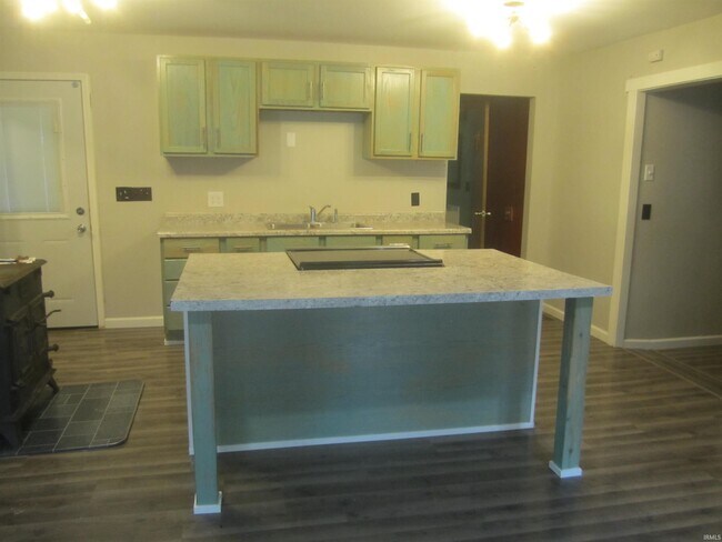 Building Photo - 9702 Mettert Rd