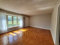 Building Photo - "Charming and Newly Updated 2-Bed Duplex R...
