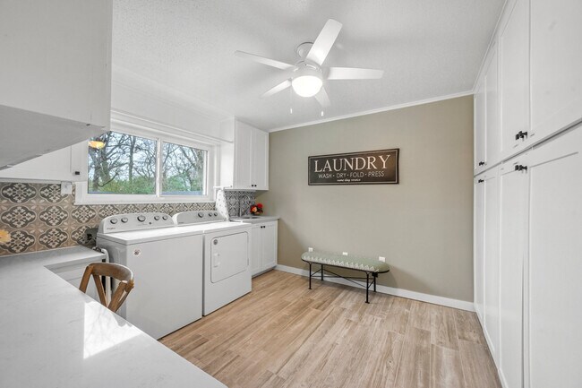 Building Photo - 1604 Barak Ln