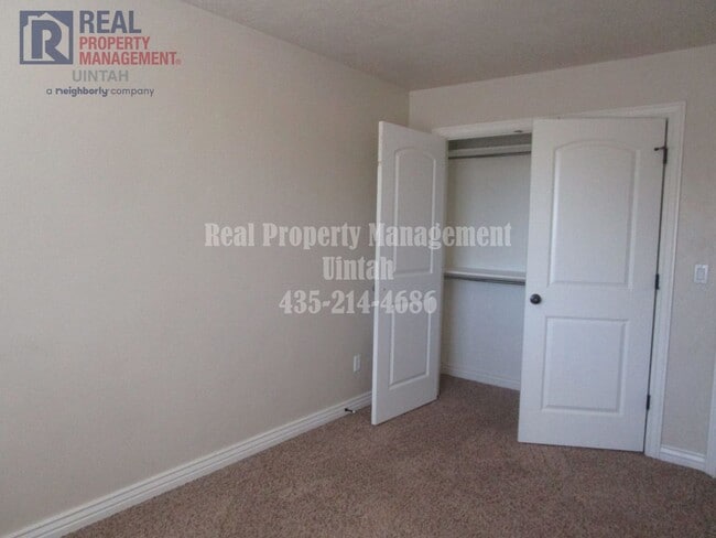 Building Photo - 3 bed 2.5 bath townhome in Fox Run