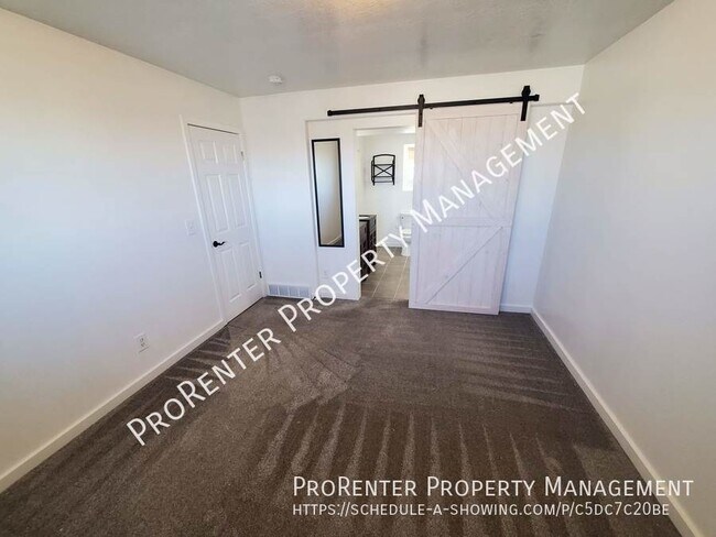 Building Photo - 4252 S Midland Dr