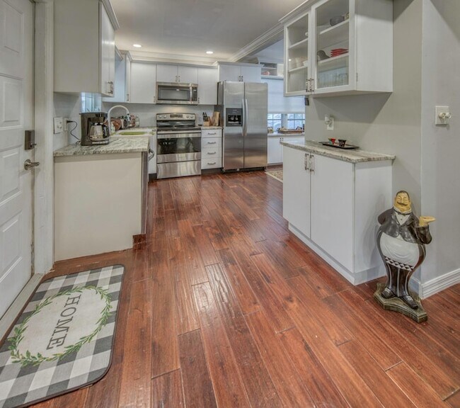 Building Photo - 216 S Ocean Blvd