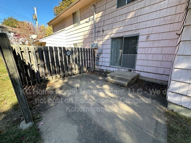 Building Photo - 9338 Bluejacket St