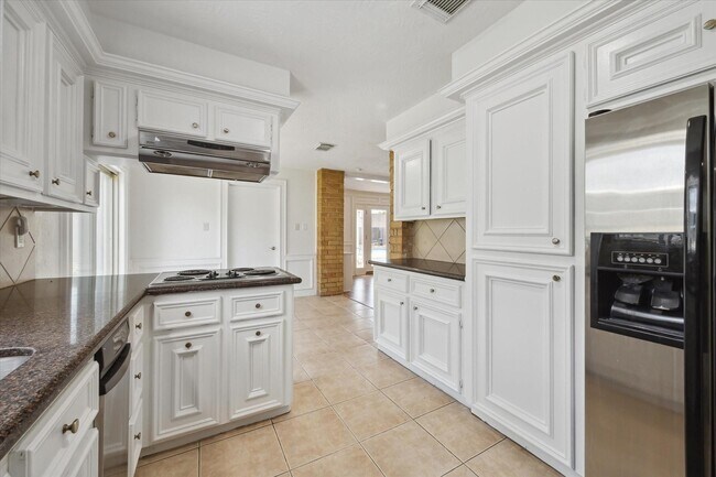 Building Photo - 382 Dawn Hill Dr