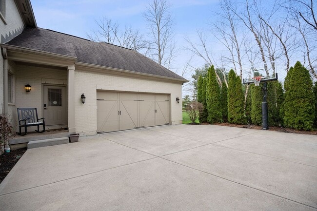Building Photo - Anderson Township- Immaculate 4 bedroom on...