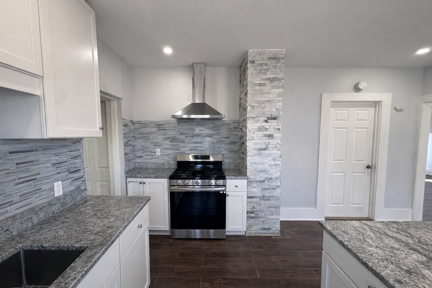 Building Photo - 17 Franklin St