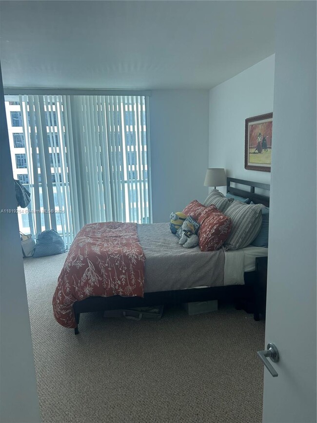 Building Photo - 500 Brickell Ave