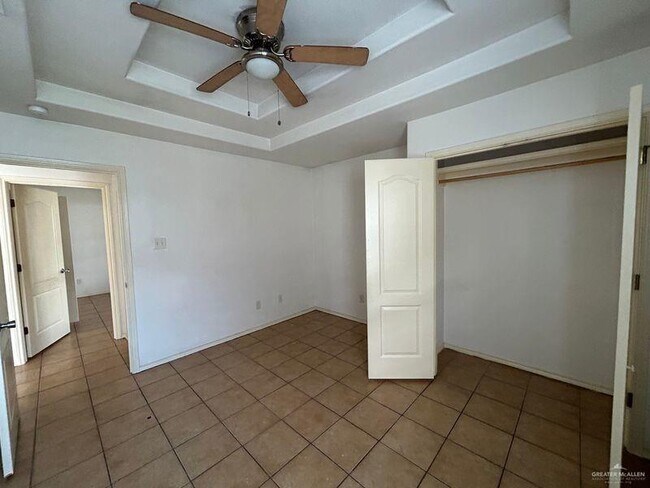 Building Photo - 1503 E Coyote St