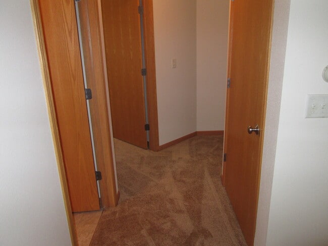 Building Photo - AUGUST 2026!!!  Beautiful 2 Bedroom - 2 Bath Condo in North Liberty
