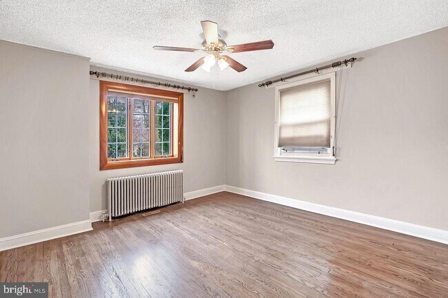 Building Photo - 32 Cranbury Rd