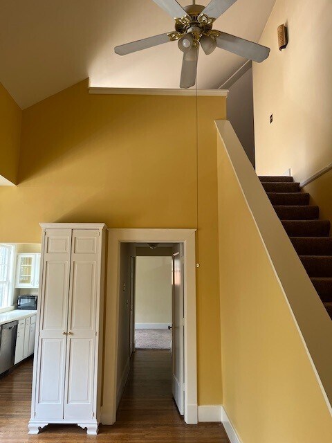 Building Photo - 2012 Lauderdale Rd