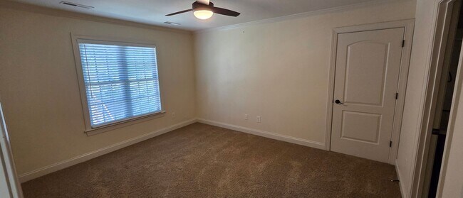 Building Photo - Beautiful Home with a full in law suite in Lewisville