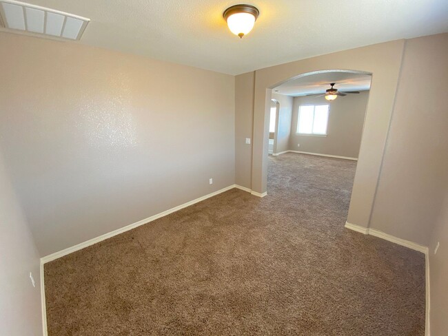 Building Photo - East El Paso LARGE 4 bed Refrig A/C!