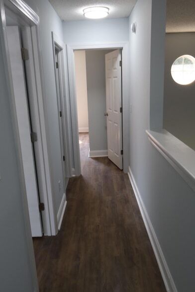 Building Photo - 1003 Providence Way