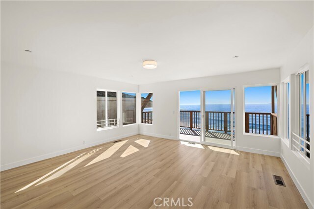 Building Photo - 1045 Gaviota Dr