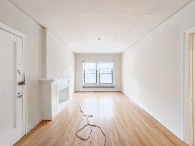 Building Photo - 1031 Dempster St