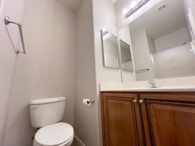 Building Photo - 4 bedroom, 3 bathroom home located in Southwest, NV!
